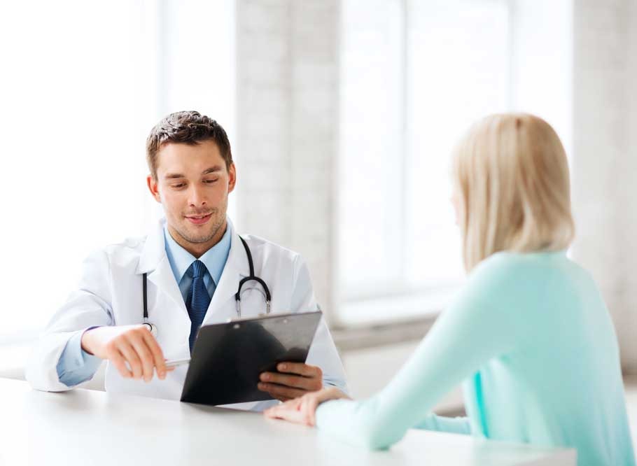 woman meeting with doctor - how to lose weight