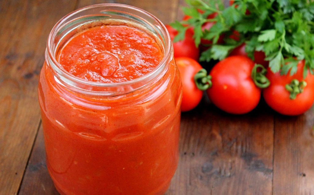 Tomato sauce jar
