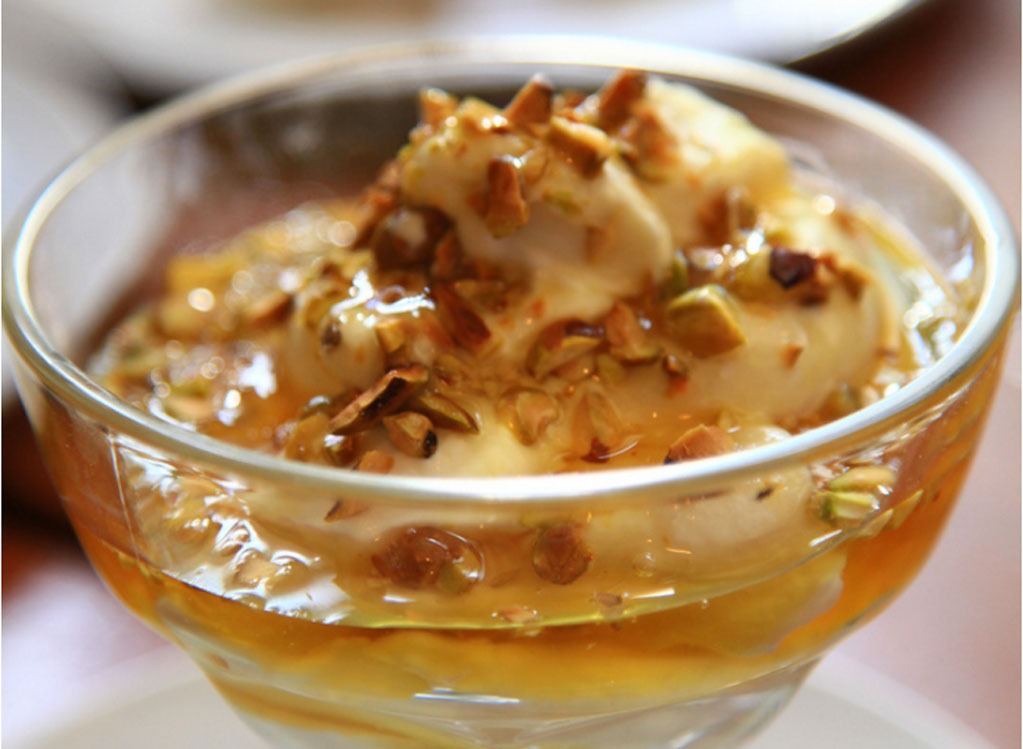 greek yogurt with honey walnuts