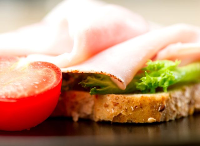 Sandwich ouvert à la dinde