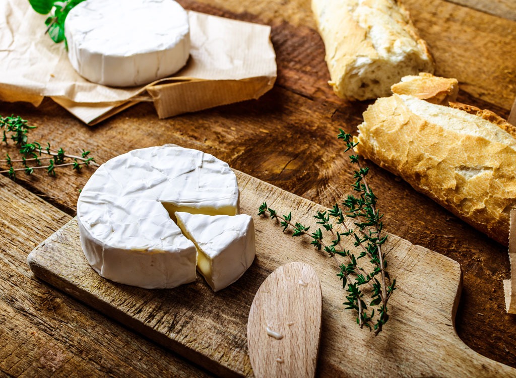 Cheese plate with brie and bread