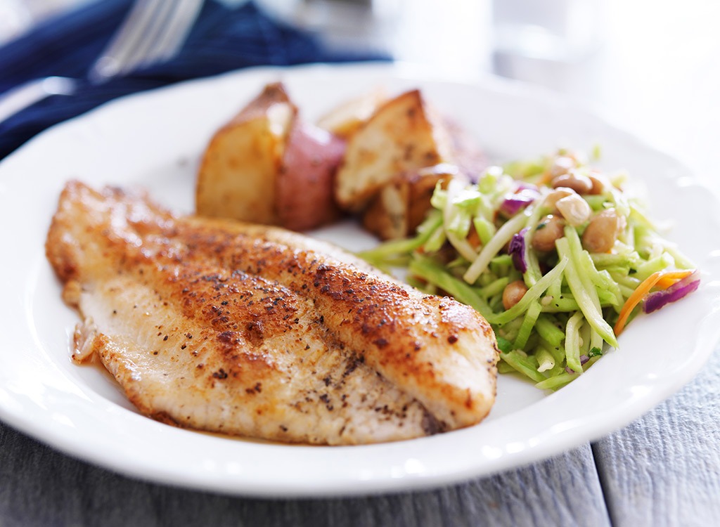grilled fish on plate - how to lose weight