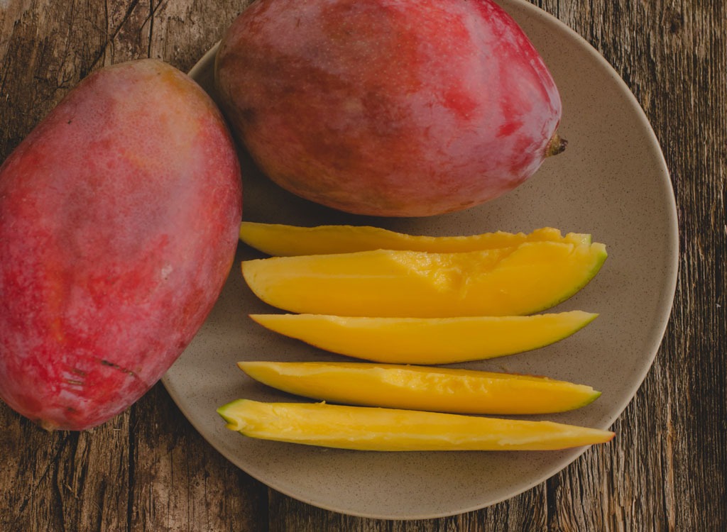 Mango with slices - foods high in carbs