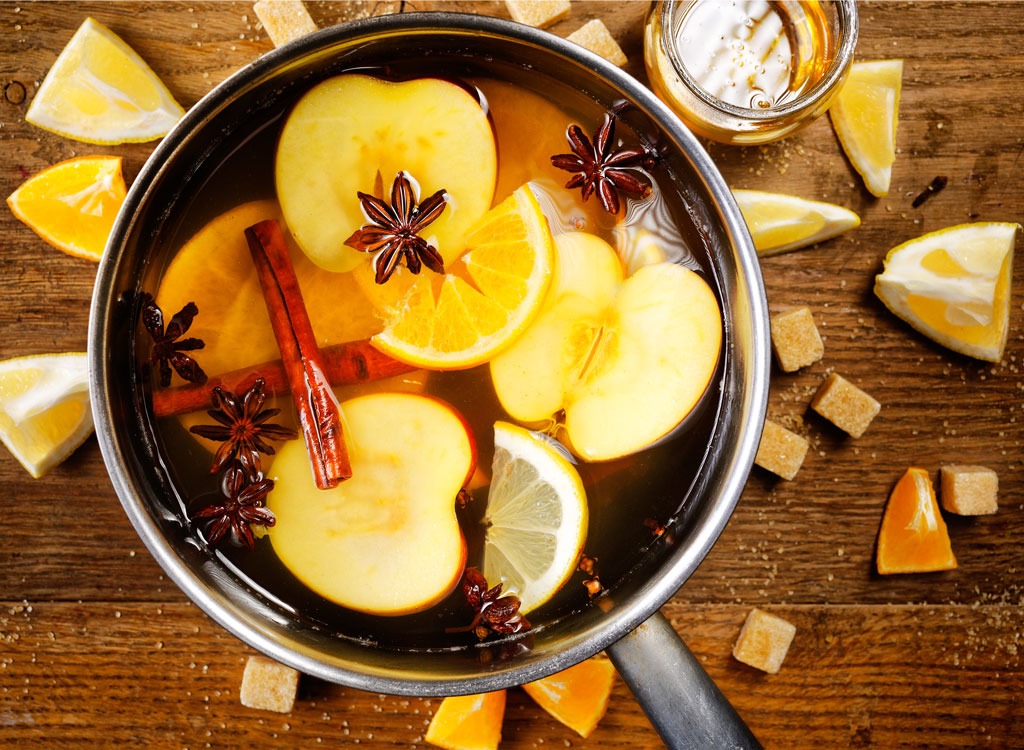 mulled apple cider with shot of rum