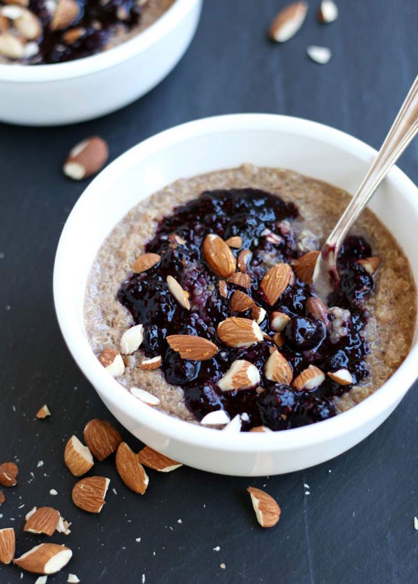 QUINOA PORRIDGE WITH WARM BLUEBERRY JAM