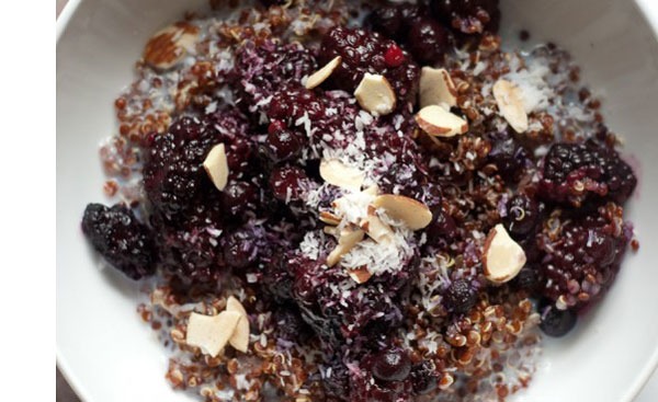 BLACKBERRY BLUEBERRY BALSAMIC BREAKFAST QUINOA