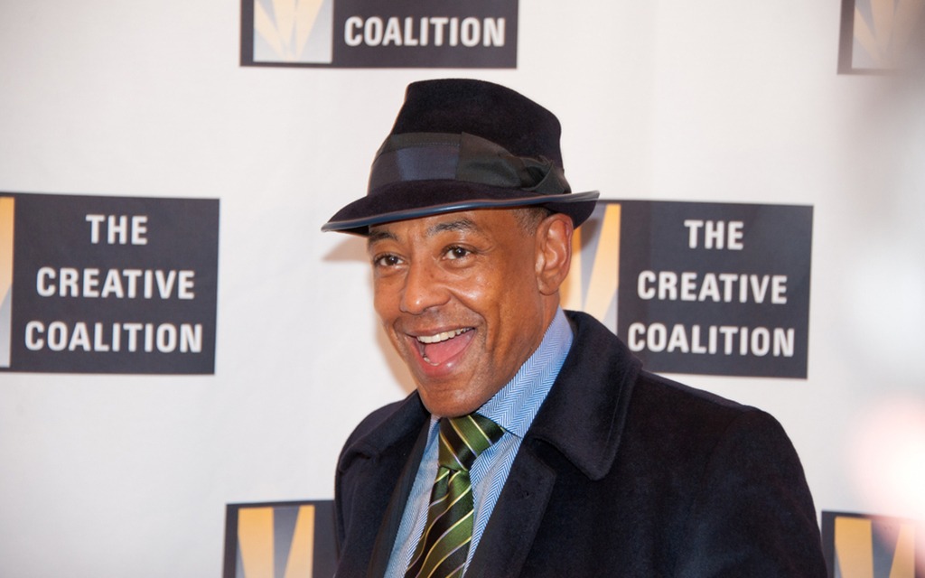 Giancarlo Esposito yoga