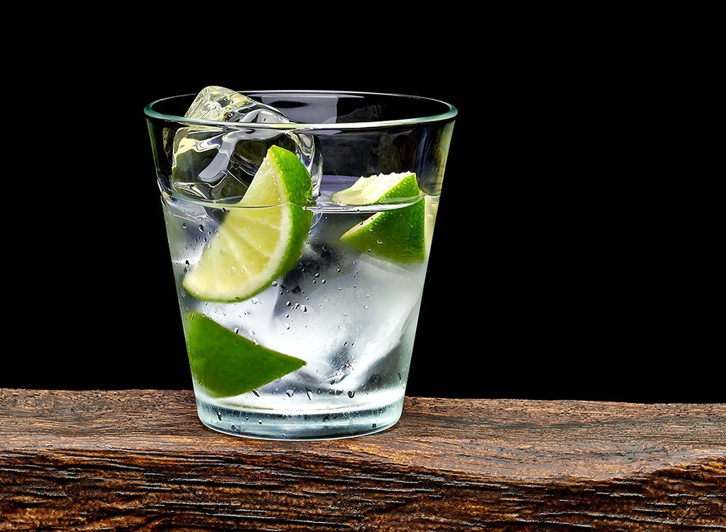 Gin tonic limes - healthy alcoholic drinks