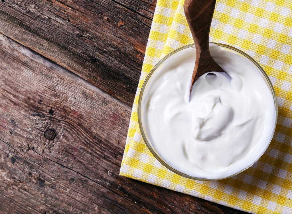 Yogurt on checked cloth - how to lose weight after 30