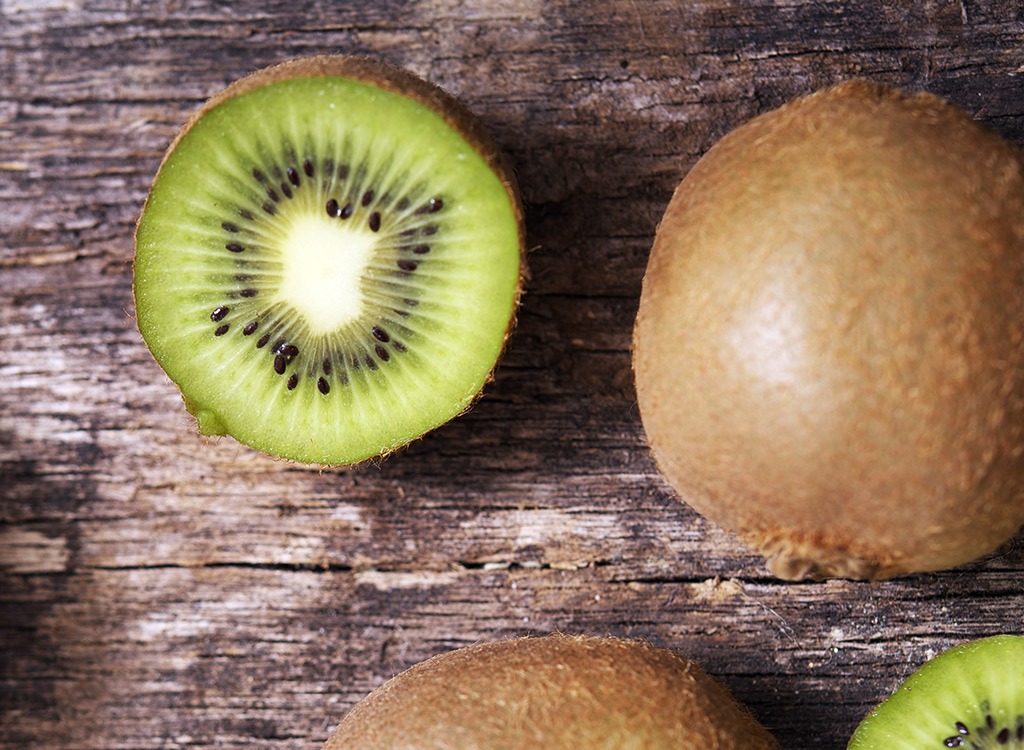Kiwi sliced in half - foods that make you poop