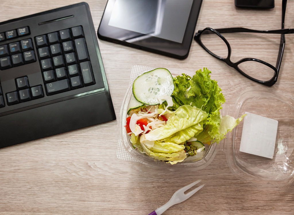 Salad desk keyboard - weight loss tips for night shift workers