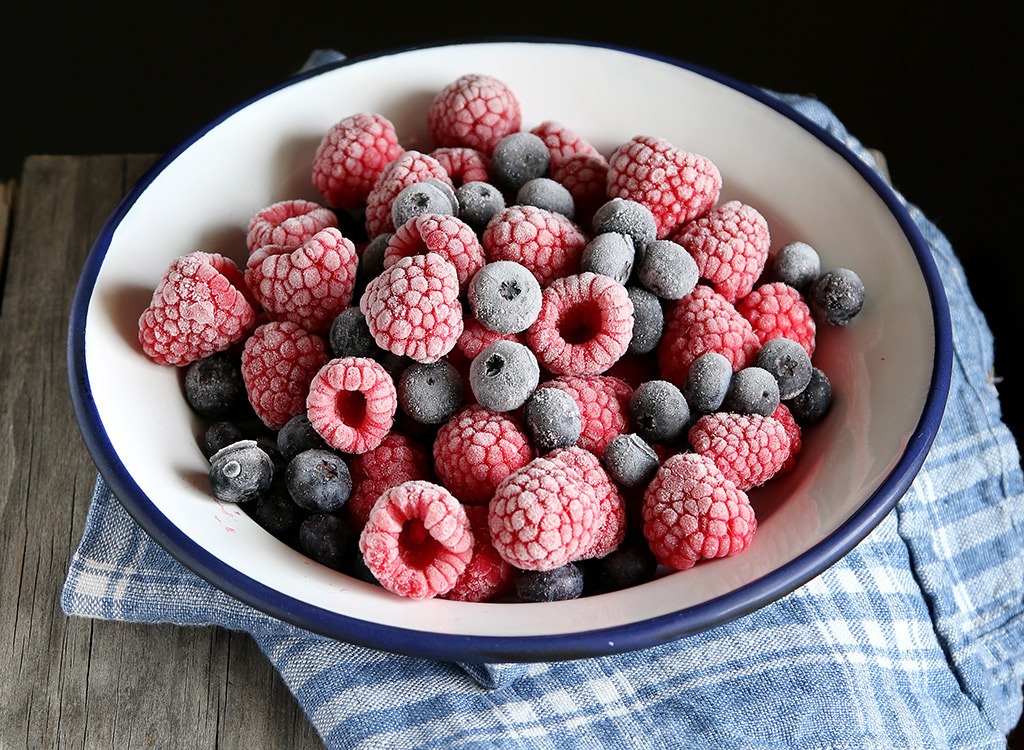 Healthy cooks frozen berries