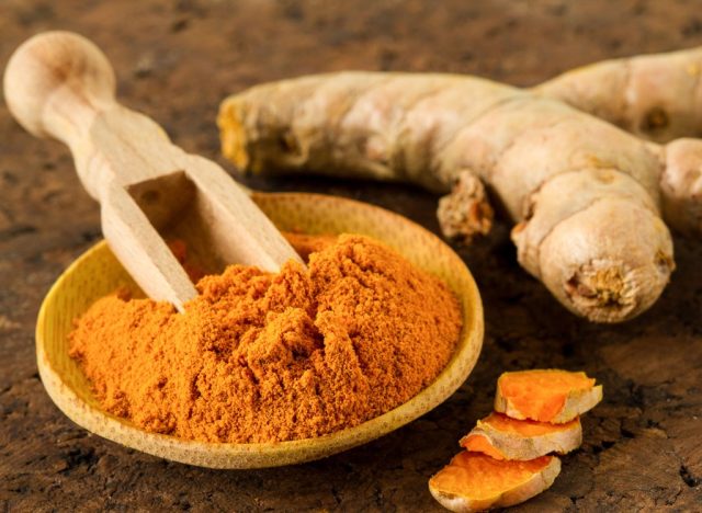 Turmeric powder and root - Superfoods For Reducing Joint Pain