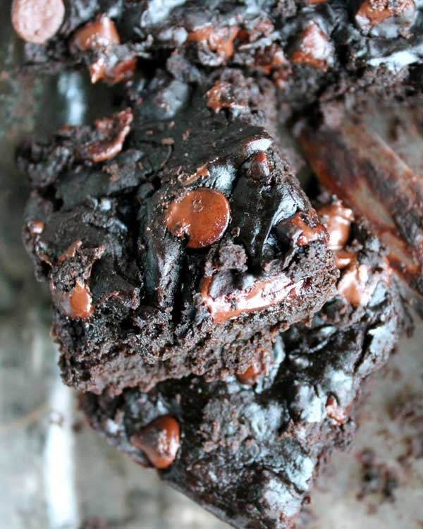 black bean and avocado fudge chip brownies