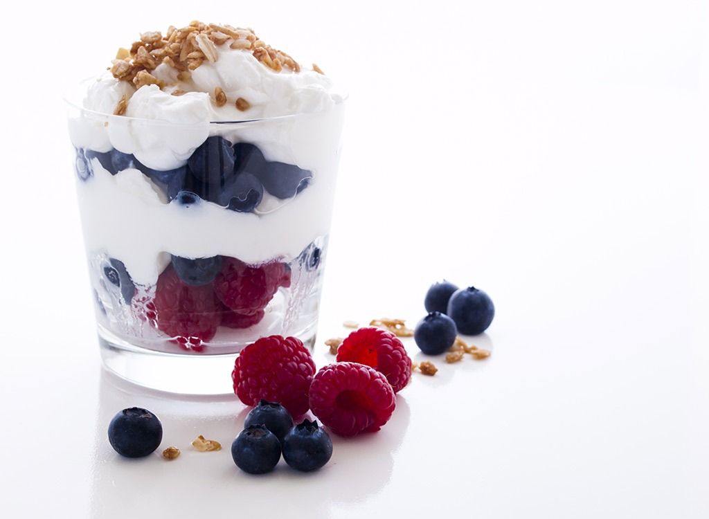 yogurt and berry parfait