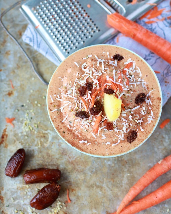 carrot cake smoothie bowl